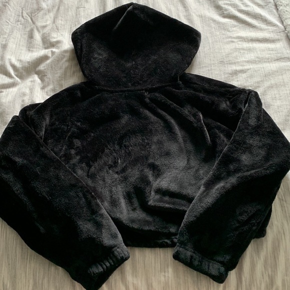 Weekend Edition Teddybear Cropped Hoodie - Picture 4 of 5